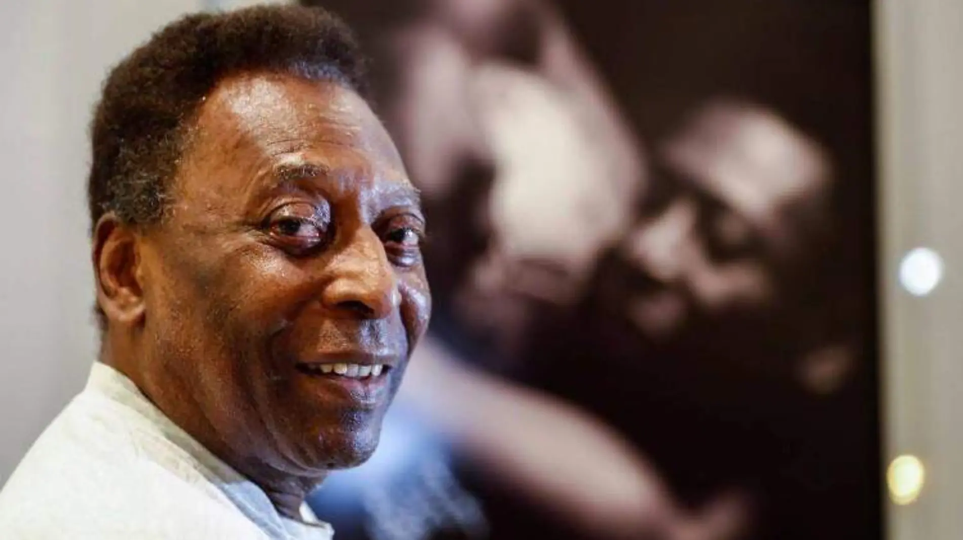 Pele es hospitalizado